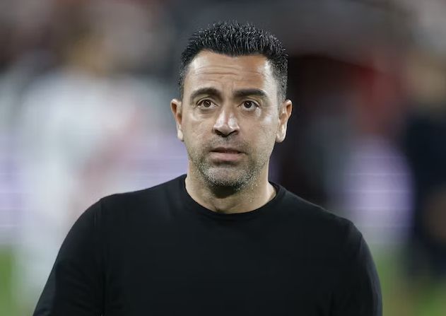 Xavi extends Barcelona contract
