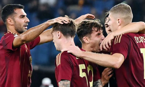 Get Thursday's Serie A predictions for Genoa vs. Fiorentina, Como vs. Lazio, and Roma vs. Torino. Find score forecasts and insights into each match's top plays.
